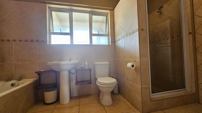 5 Bedroom Property for Sale in Dwarskersbos Western Cape